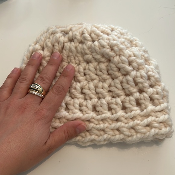 HANDMADE KIDS HAT - Picture 2 of 3